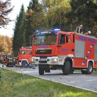 Verkehrsunfall auf der Kreisstraße Feuerwehrauto